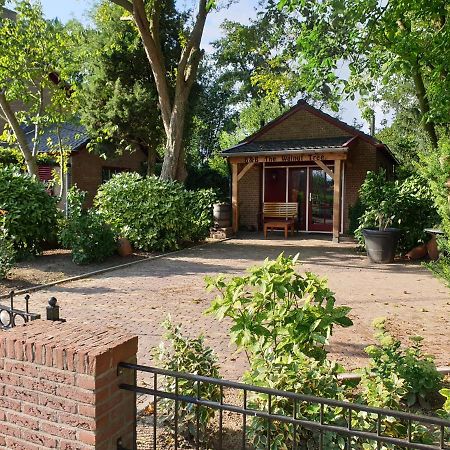 The Walnut Tree Bed & Breakfast เฮเลวุทสไลส์ ภายนอก รูปภาพ